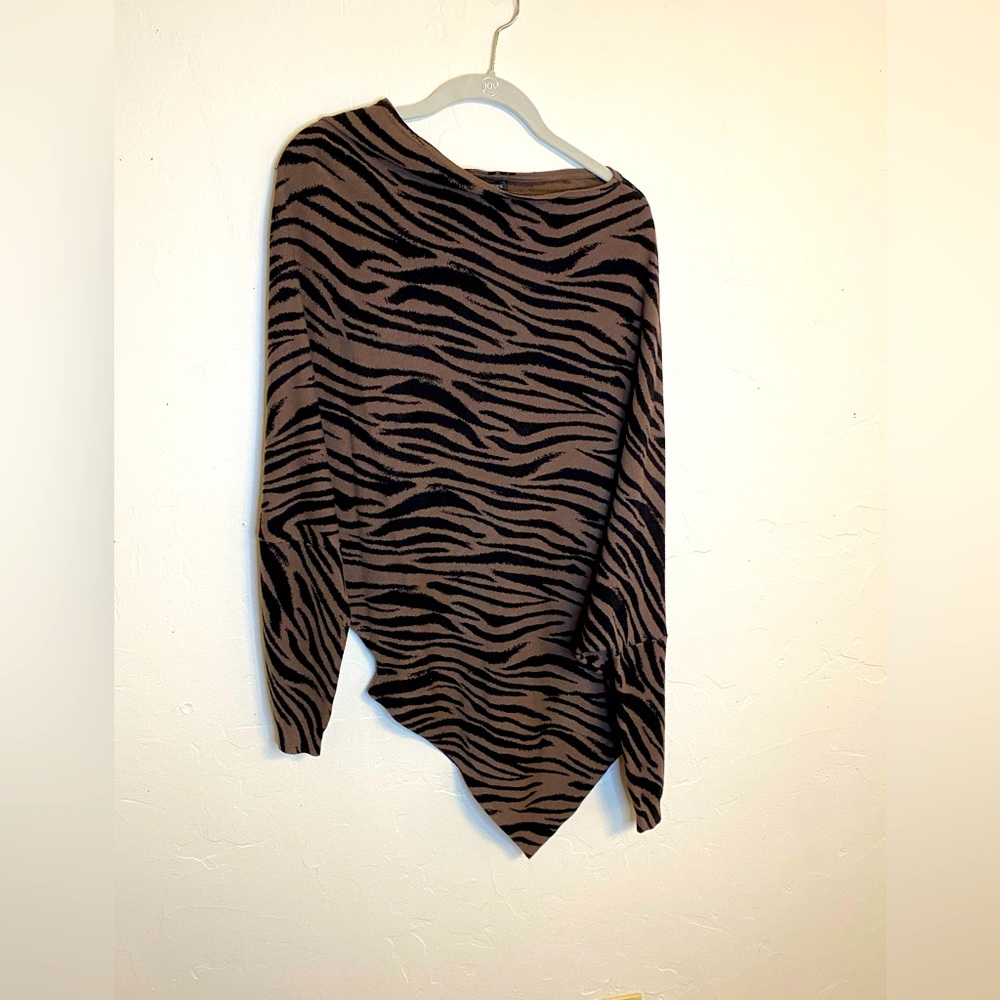 Olivaceous leopard long sleeve asymmetric dolman long sleeve top in small